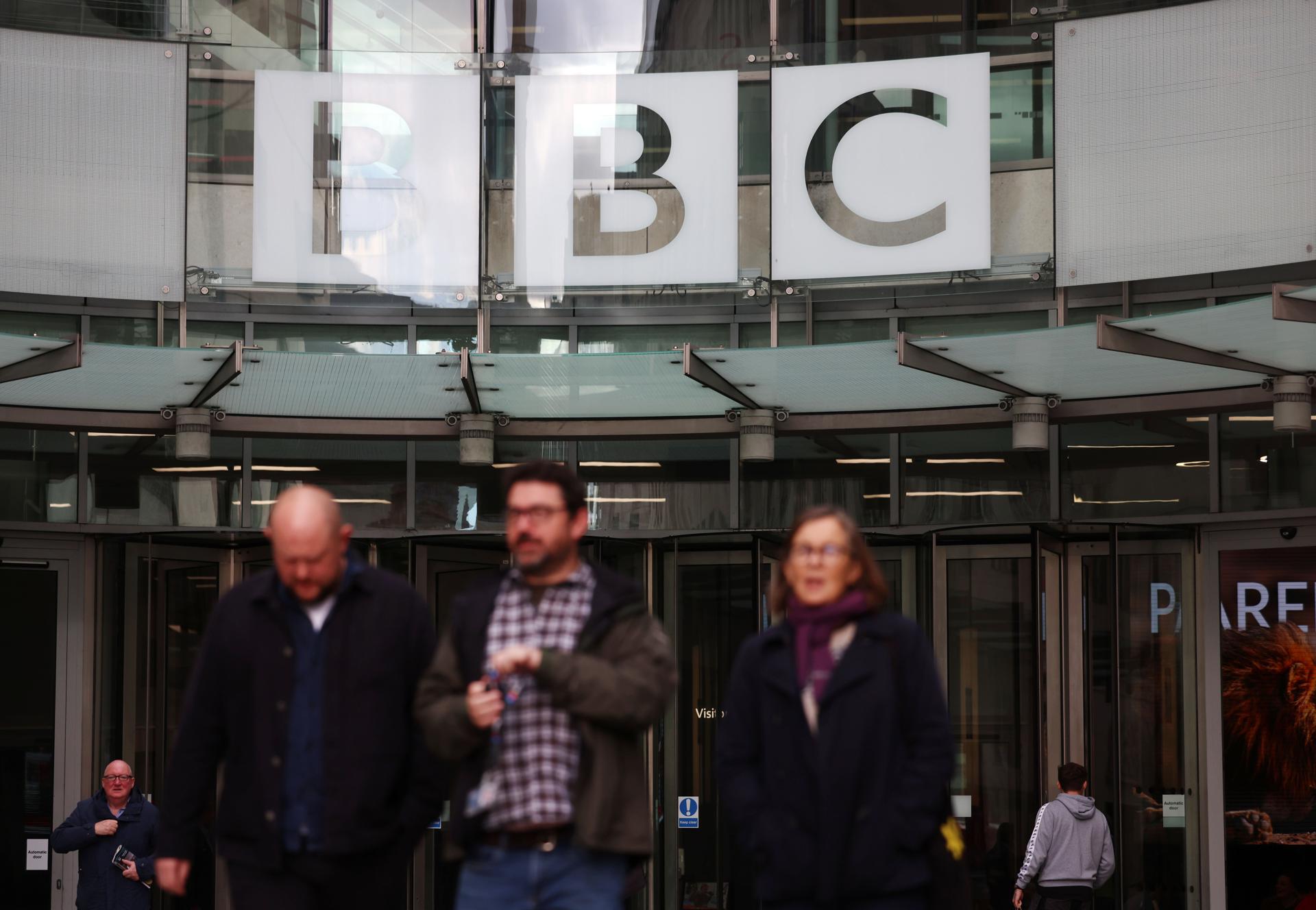 LONDON (United Kingdom), 12/11/2025.- The BBC Broadcasting House in London, Britain, 12 November 2025. US President Donald Trump is threatening to sue the BBC for $1bn (£760m), claiming the UK media organisation made 'false, defamatory, disparaging, misleading, and inflammatory statements about him' over the editing of a speech by Trump on 6 January 2021 in a Panorama documentary. (Reino Unido, Londres) EFE/EPA/ANDY RAIN