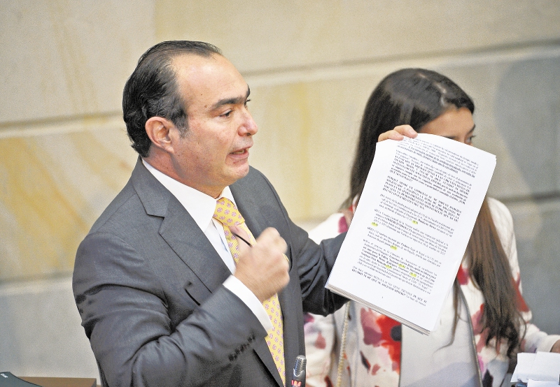 En su intervención ante el Senado, Pretelt acusó al exfiscal Eduardo Montealegre de orquestar una persecución en su contra. / Cristian Garavito