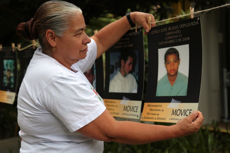 Se ha documentado más de 400 casos de desaparición forzada en la Comuna 13 entre 2002 y 2003.