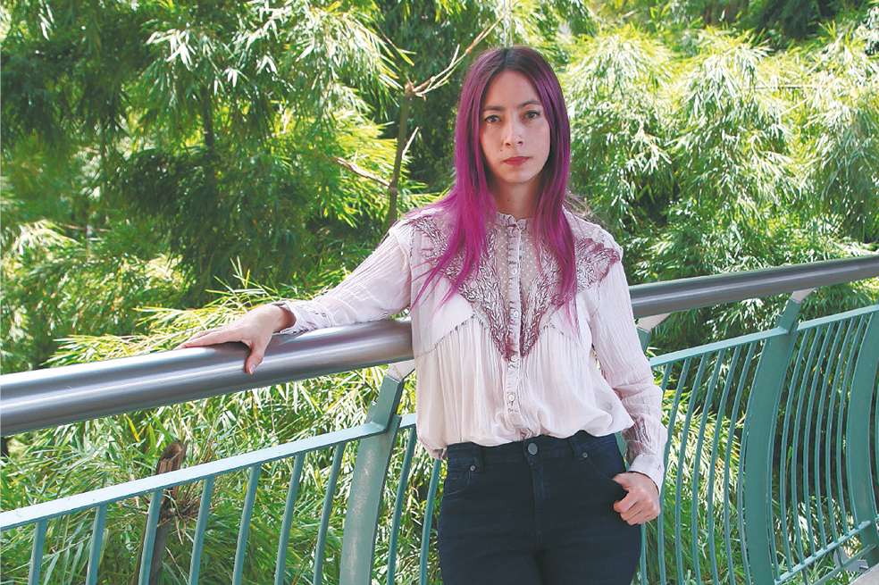 Adriana Marcela Rojas, cineasta colombiana, acaba de estrenar película en el Ann Arbor Film Festival (AAFF) en Michigan, Estados Unidos. La cinta se llama Diòba” y es protagonizada por dos mujeres indígenas de las comunidades embera eyábida y embera dòbida. Una pasión de infancia que traspasa
