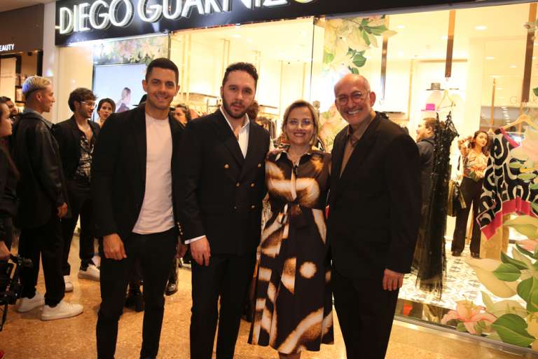 Sebastian Diez presidente Ejecutivo Inexmoda, Alejandro Perez, Patricia Velasquez Vicepresitenda de Samnsung Colombia, Diego Guarnizo Dieseñador