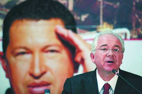 “Si Chávez estuviera vivo, estaríamos acusados de traición”: Rafael Ramírez