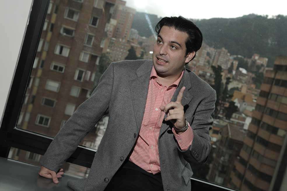 El presidente del Partido Liberal, Simón Gaviria, pondrá en evidencia el lavado de activos a través de firmas comisionistas.