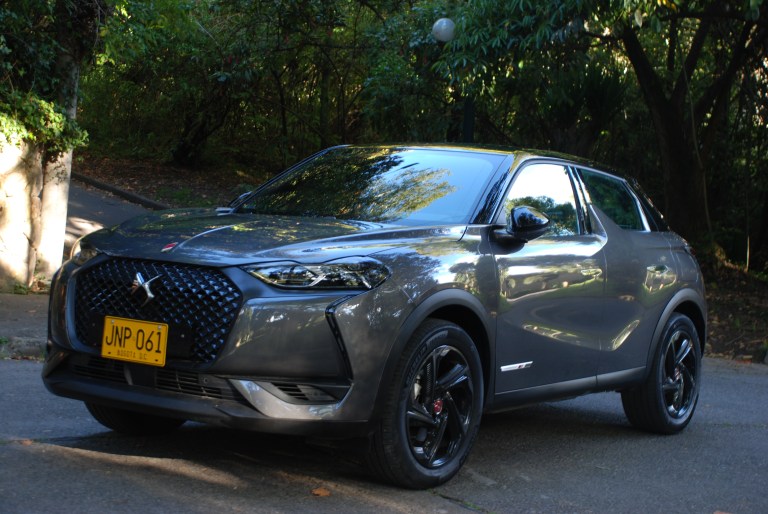 El DS3 Crossback mide 4,12 metros de largo, 1,53 de alto y cerca de dos de ancho.