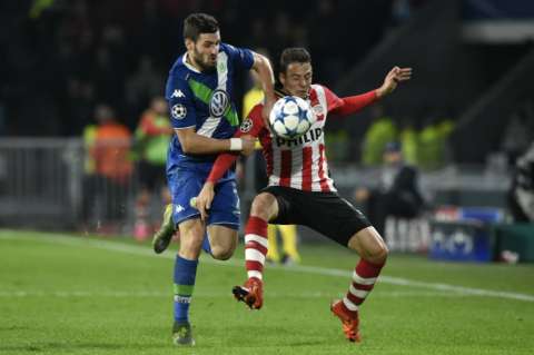 Santiago Arias jugó todo el partido en triunfo del PSV en Champions