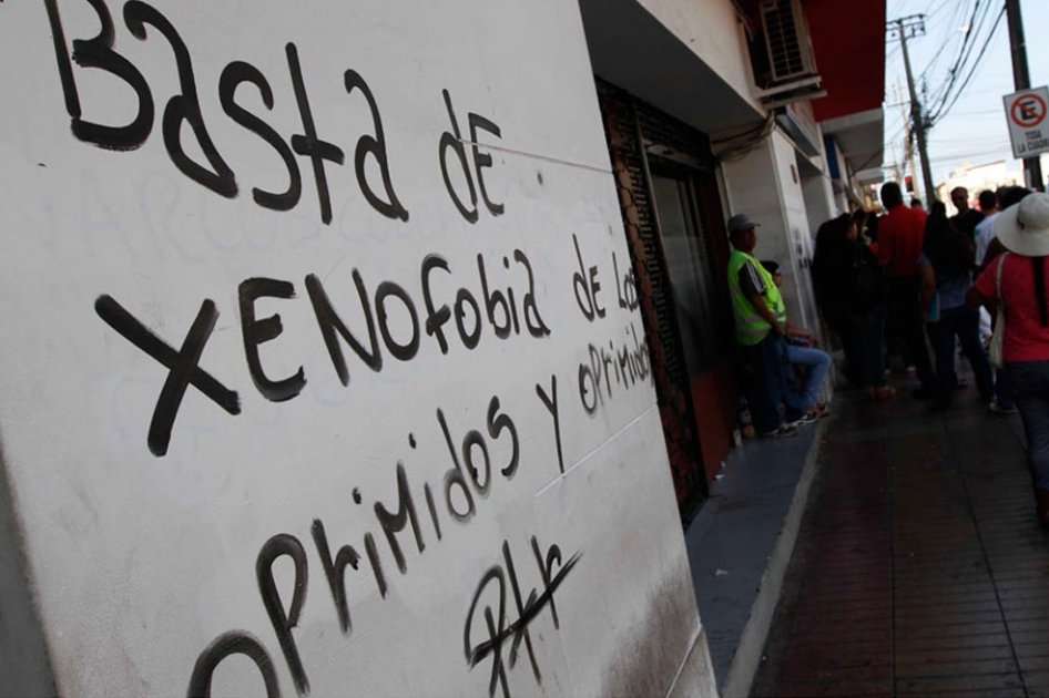 También aparecieron rayados apoyando a los migrantes | Rodrigo Selles