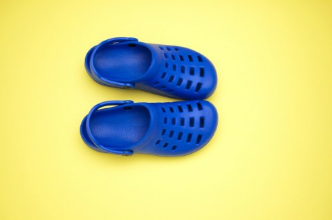 Crocs cerrará sus plantas en México e Italia