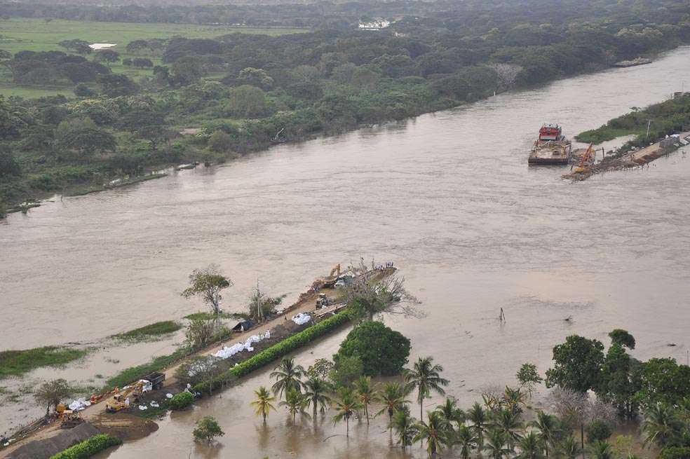 En diciembre de 2010 las intensas lluvias rompieron el Canal del Dique, provocando la inundación de varios municipios en el norte de Bolívar. / Daniel Iannini