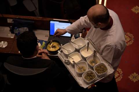 “Tenemos sueldo”: representante del Pacto pidió que no se le diera almuerzo a congresistas