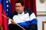 Chávez está siendo operado "en este instante"