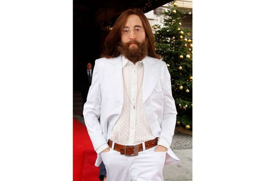 John Lennon. / Bang Showbiz
