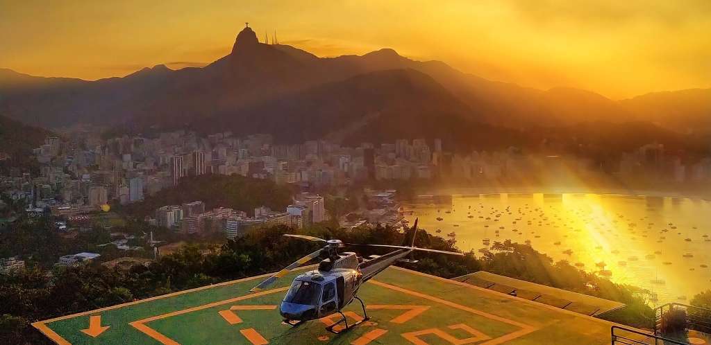 Sobrevolar la majestuosa ciudad de Río de Janeiro es una experiencia única e inolvidable.
