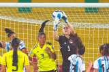 Ciencia y fútbol femenino: ¿realmente necesitan un arco más pequeño?
