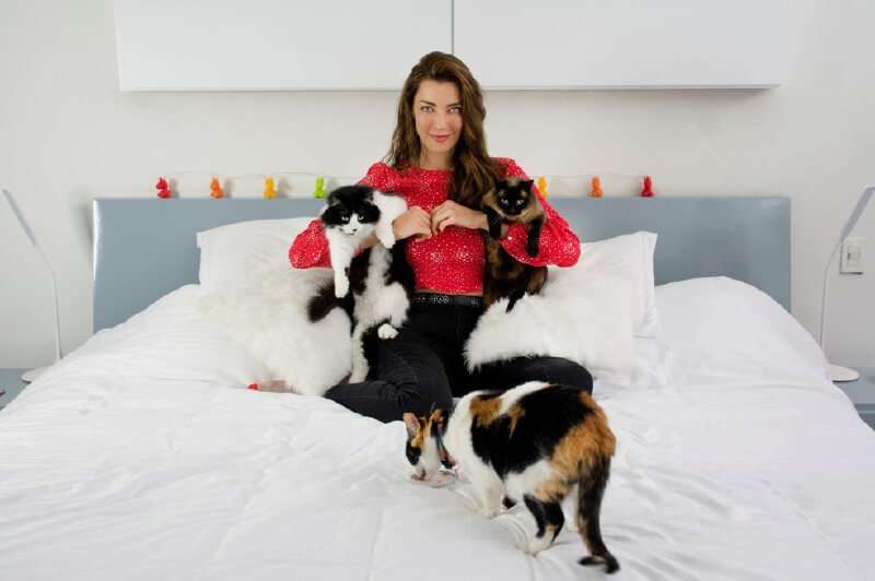 Norma Nivia, una de las protagonistas de "Un bandido honrado" tiene tres mascotas: Blue, Kala y Garu. / Patricio Zabalza