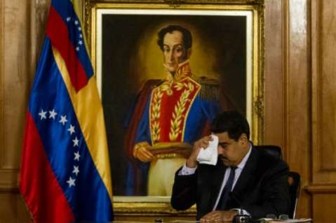 Chavismo pide a la justicia anular acto que declaró a Maduro en "abandono del cargo"