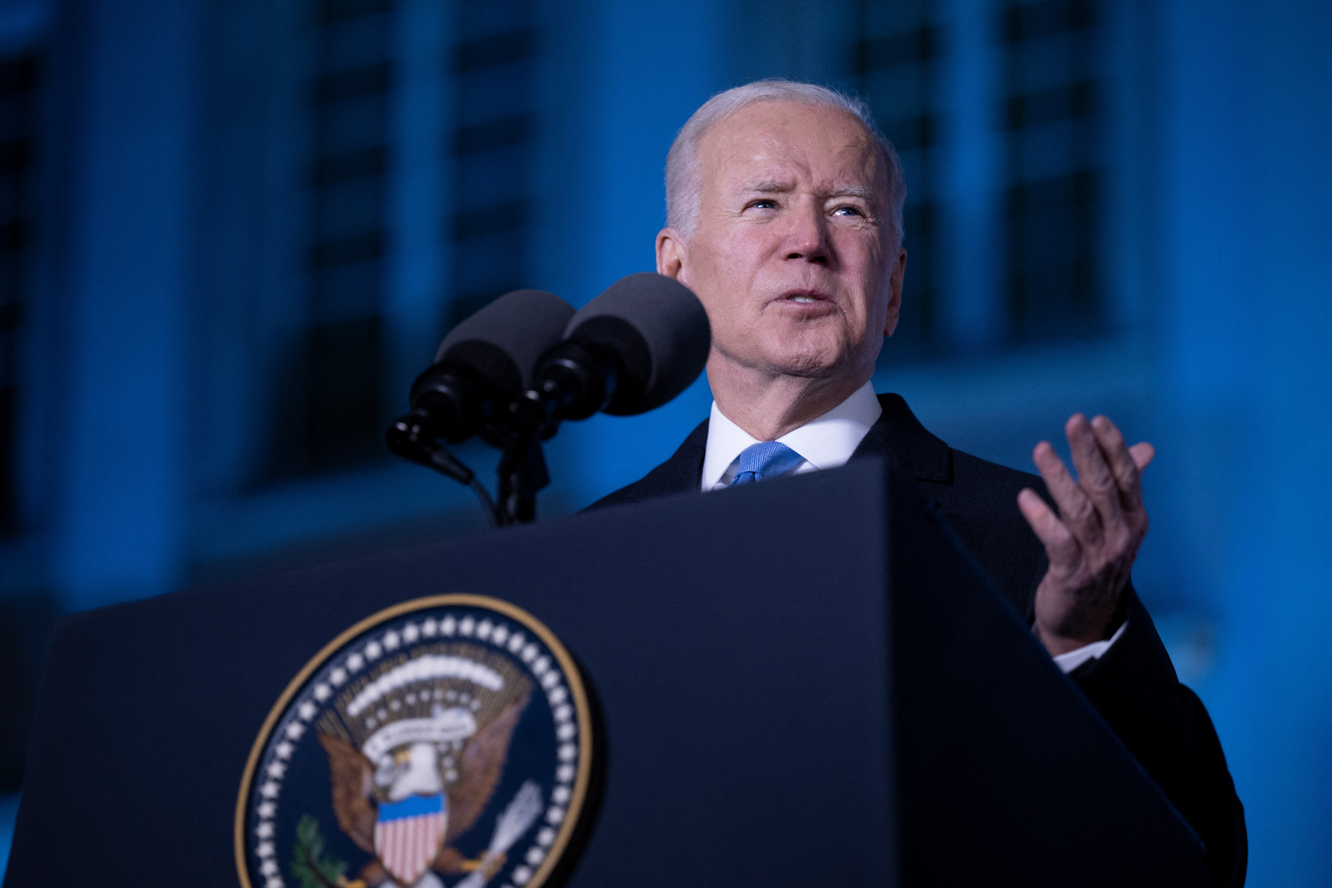 Biden advirtió a Rusia que no debe entrar al territorio de la OTAN: “ni se le ocurra moverse una sola pulgada dentro del territorio de la OTAN”, advirtió el mandatario, reiterando la “obligación sagrada” de los miembros de la alianza de defender su territorio “con toda la fuerza de nuestro poder colectivo”.