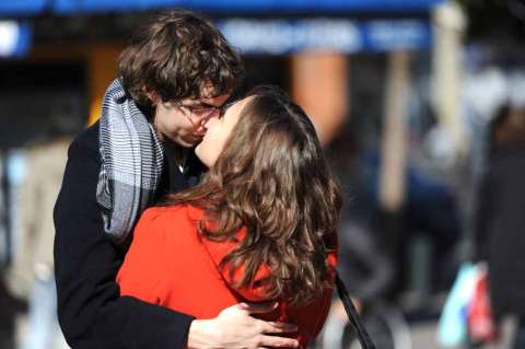 Cuál es el beso de los 6 segundos y por qué puede mejorar la relación de pareja