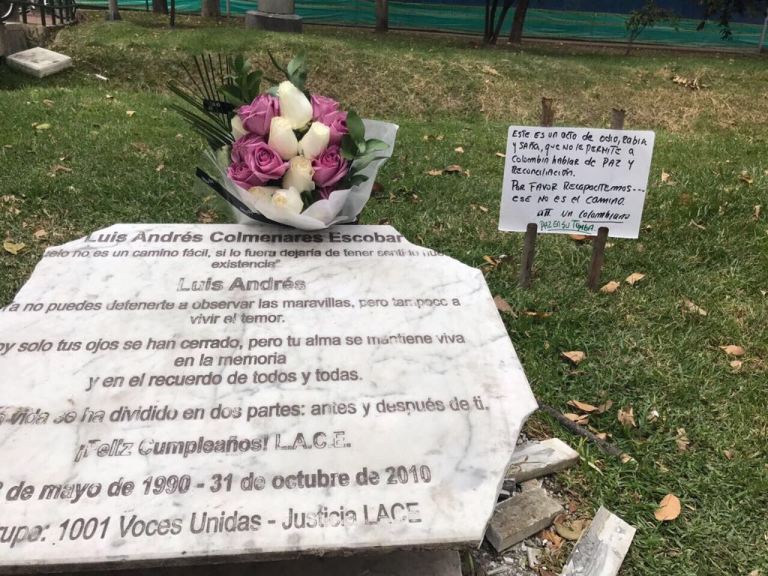 Destruyen placa homenaje de Luis Andrés Colmenares en el parque El Virrey