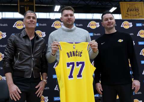 Así fue la presentación de Luka Dončić en Los Angeles Lakers