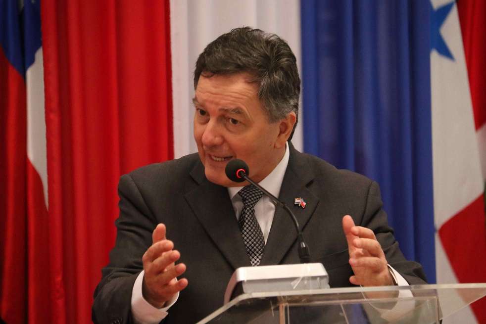 Roberto Ampuero, ministro de Relaciones Exteriores de Chile. / EFE