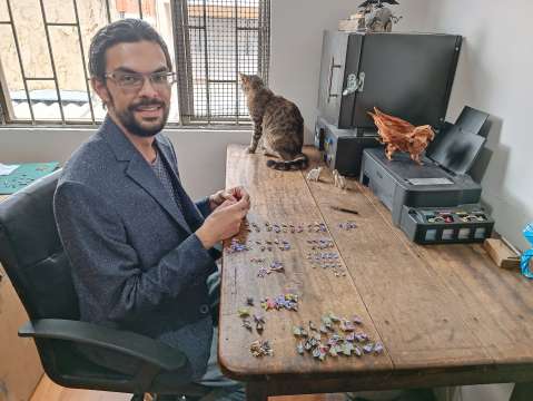Un negocio de joyería inspirado en la técnica del origami
