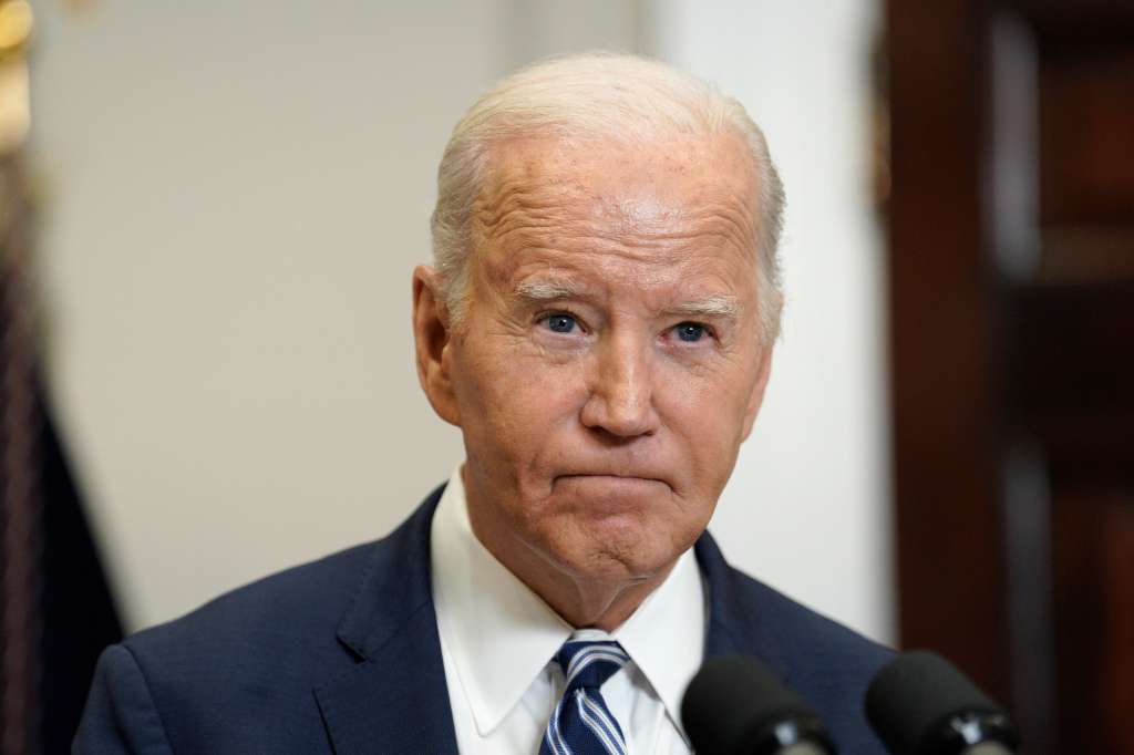 Washington (Usa), 16/02/2024.- US President Joe Biden delivers remarks on the reported death of Aleksei Navalny in the Roosevelt Room at the White House in Washington, DC, USA, 16 February 2024. US President Biden said 'Make no mistake, Putin is responsible for Navalny's death' during a press conference. Russian opposition leader and outspoken Kremlin critic Alexey Navalny has died aged 47 in a penal colony, the Federal Penitentiary Service of the Yamalo-Nenets Autonomous District announced on 16 February 2024. A prison service statement said that Navalny 'felt unwell' after a walk on 16 February, and it was investigating the causes of his death. In late 2023 Navalny was transferred to an Arctic penal colony considered one of the harshest prisons. (Rusia) EFE/EPA/YURI GRIPAS / POOL