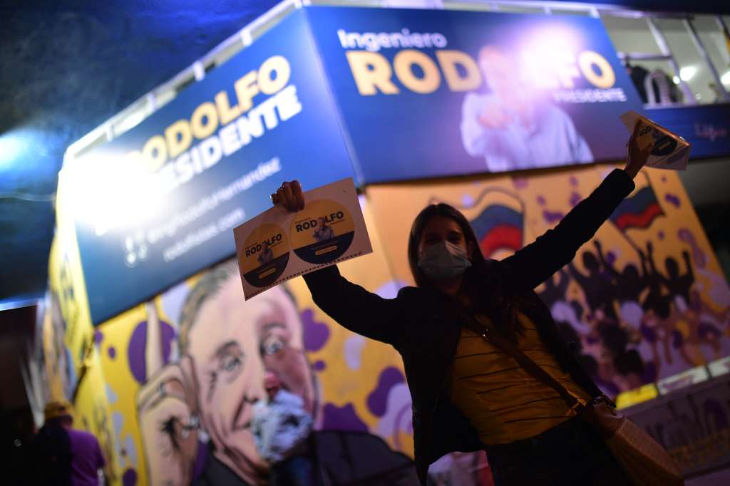 Simpatizantes y Sede de campaña en Bogotá del candidato a la presidencia de la república Rodolfo Hernández