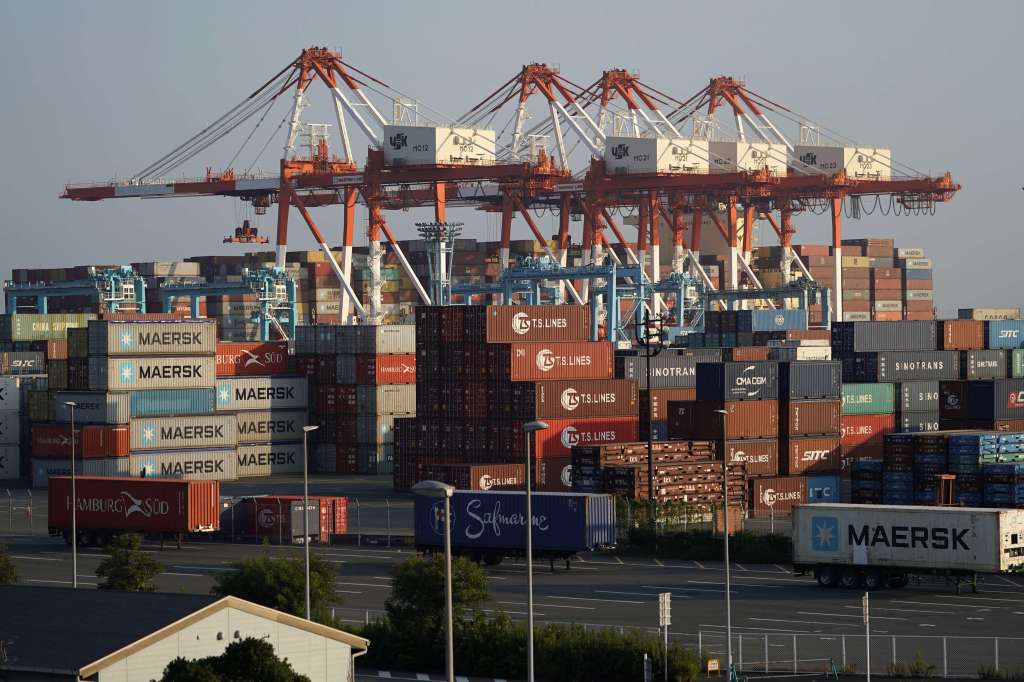 Colombia busca impulsar el comercio con países asiáticos y llegar con sus productos a terminales como el de Yokohama, Japón. / Bloomberg News