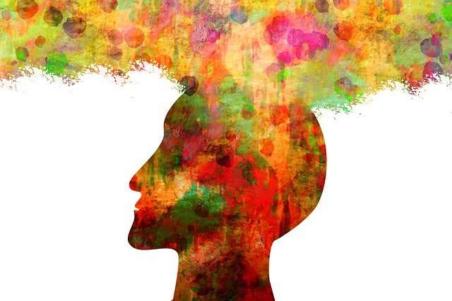 El síndrome de Asperger está relacionado con dificultades en el desarrollo de las habilidades sociales como la interacción.  No es considerado como una enfermedad, sino como una variante del neurodesarrollo. Por eso, más que un tratamiento se recomienda, por lo general, que las personas que tienen este trastorno del espectro autista accedan a procesos de rehabilitación, los cuales pueden estar acompañados de un trabajo terapéutico enfocado a las distintas áreas del lenguaje.