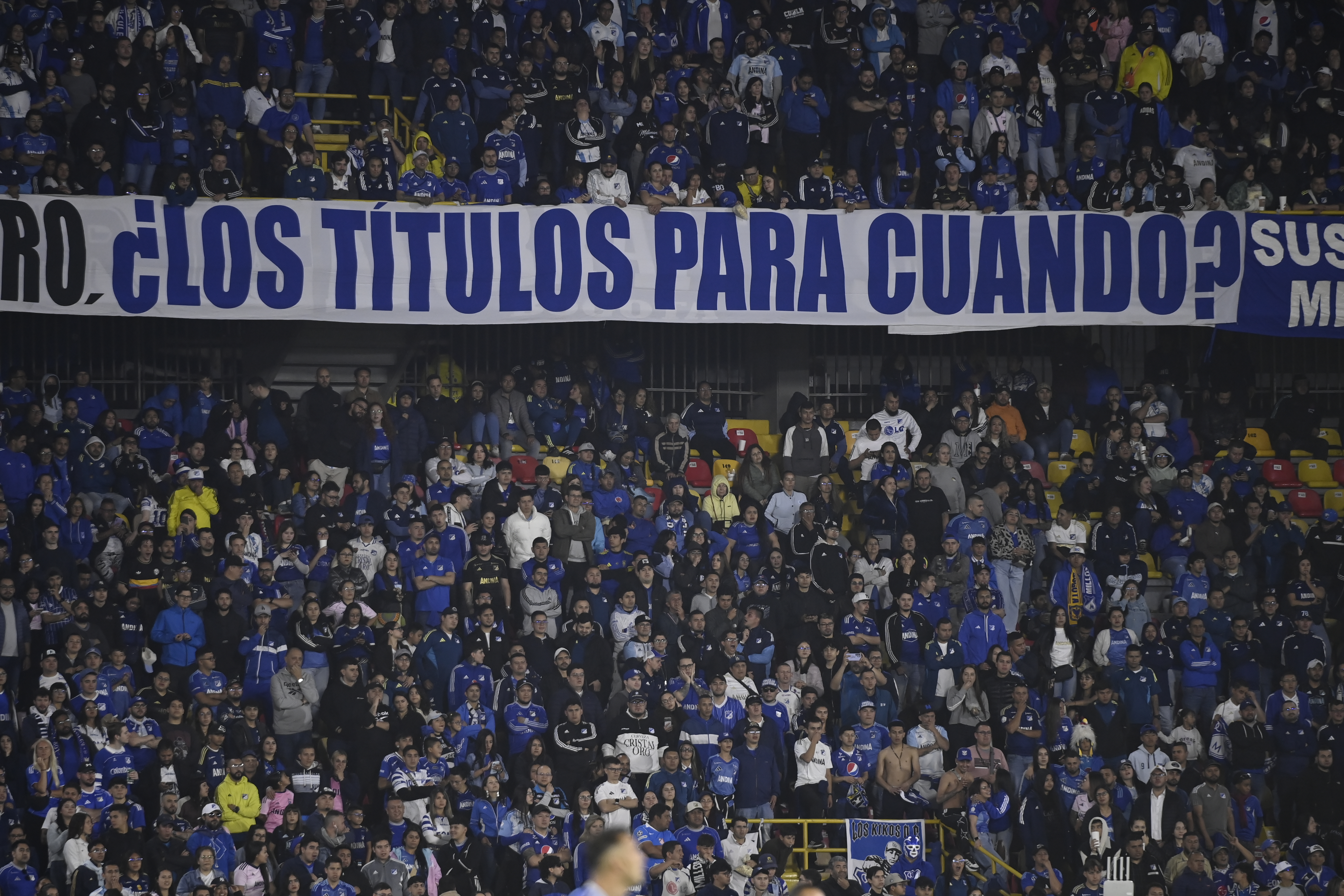Hinchas de Millonarios durante el compromiso ante Bucaramanga por la primera fecha de la Liga Betplay 2026-II.