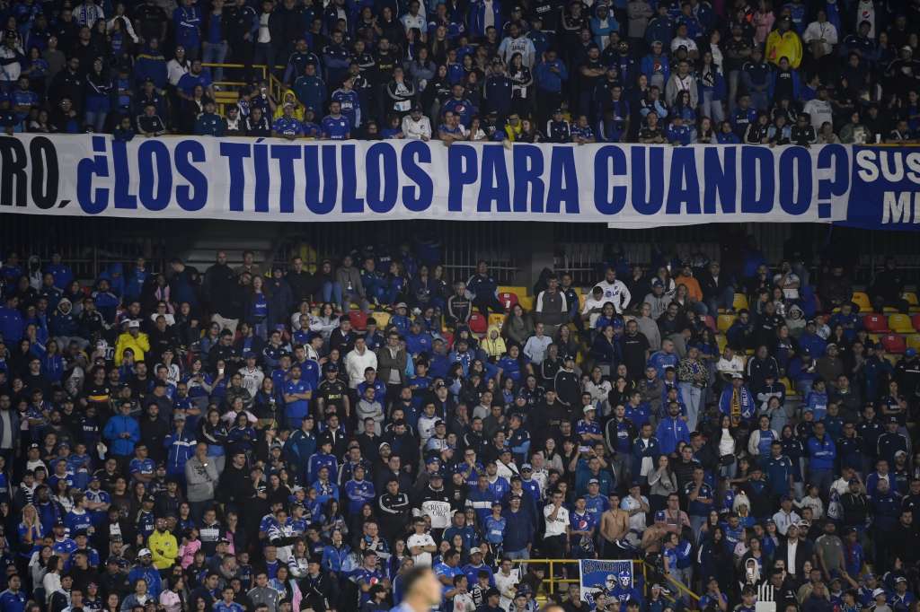 Hinchas de Millonarios durante el compromiso ante Bucaramanga por la primera fecha de la Liga Betplay 2026-II.