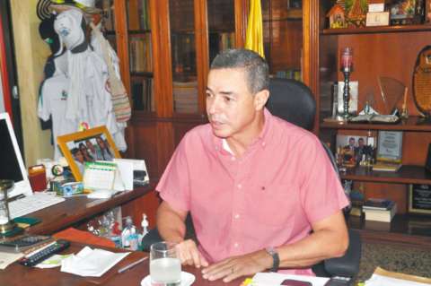 “Fumigar no es la solución”: gobernador de Caquetá