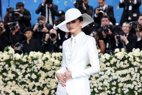 El momento de Diana Ross y Zendaya, dos divas de blanco en la gala del MET 2025