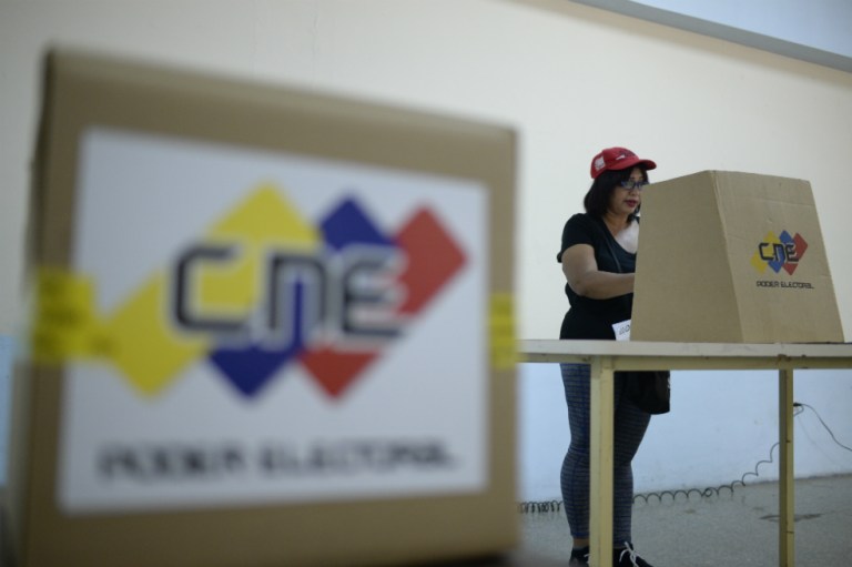 Ya comenzó el cierre de urnas en Venezuela