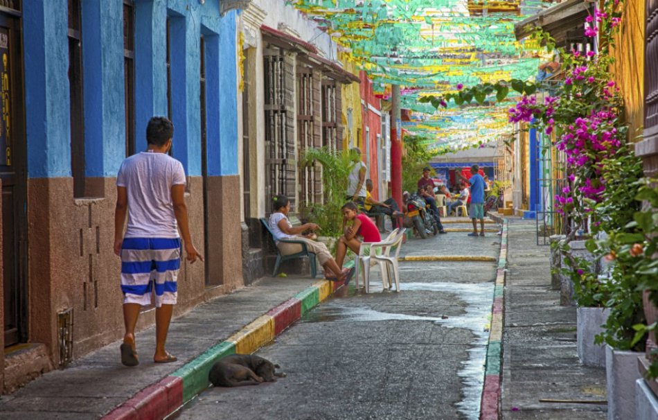 El corazón de Getsemaní es la Plaza de la Trinidad, en donde se desarrollan diferentes muestras que realzan la riqueza cultural de Cartagena. / iStock