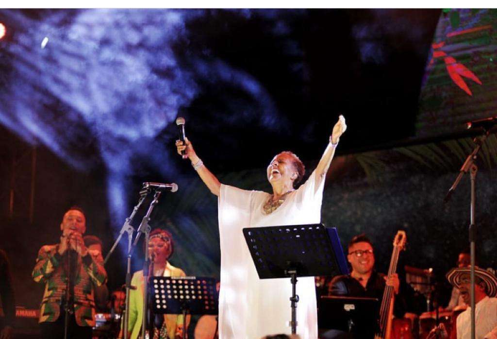 La cantautora peruana Susana Baca durante su presentación en el Festival Petronio Álvarez, en Cali.