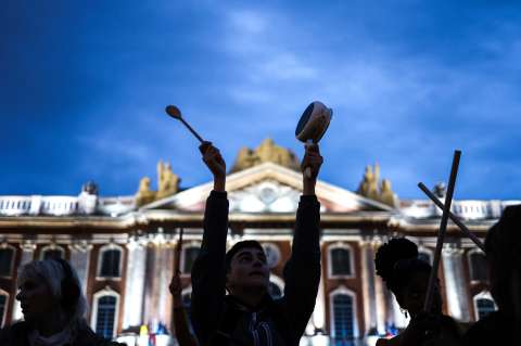 Francia: familiar de Macron resulta agredido en protestas contra reforma pensional