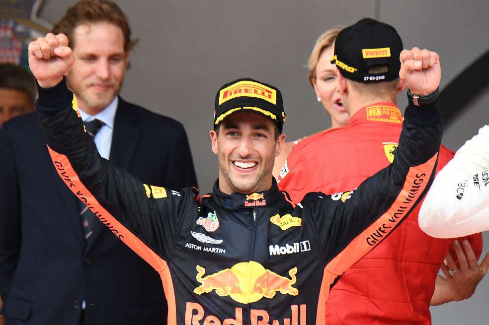 Ricciardo festejando su segunda victoria de la temporada. / AFP