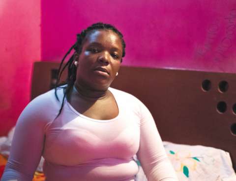 “Me condenaron por ser pobre y desplazada”: madre que perdió custodia de dos hijos