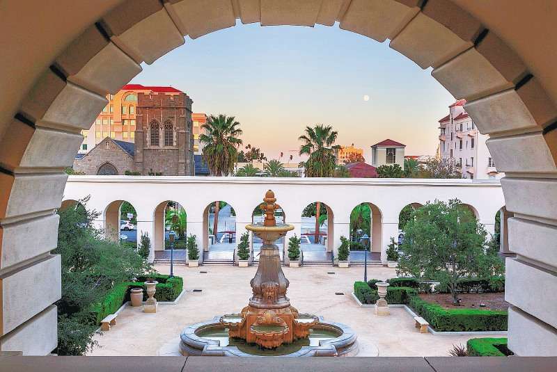 El ayuntamiento de Pasadena brilla con su diseño renacentista. / iStock