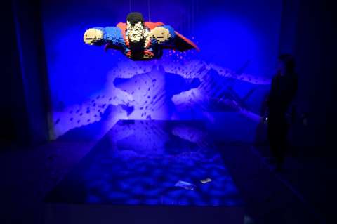 "El arte del ladrillo", la exposición de superhéroes de Lego en París