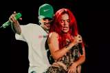 Karol G y Feid se besaron y bailaron pegado en pleno concierto: “Mi reina”