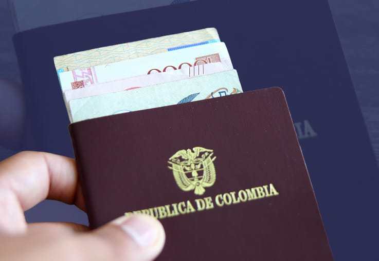 ¿Qué pasa con mi visa de Estados Unidos si pierdo el pasaporte?