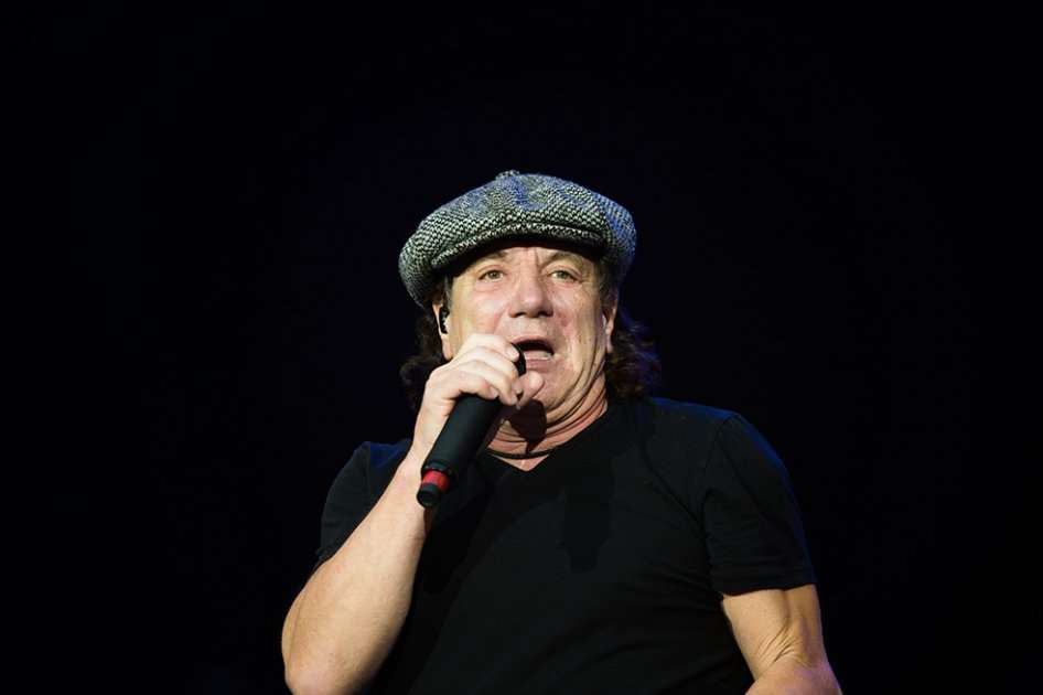 Brian Johnson, vocalista de la banda de rock australiana AC/DC, en un concierto en mayo de 2015.