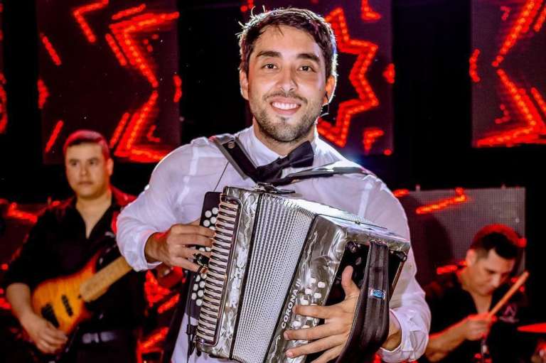 La edición número 56 del Festival de la Leyenda Vallenata ya tiene un nuevo rey: Javier Matta Correa, de 33 años. Conócelo aquí.
