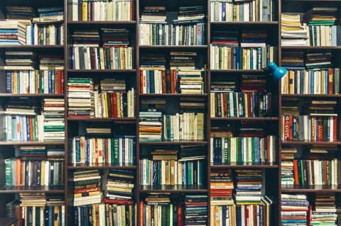 Recuerdos rotos y lecturas imperfectas