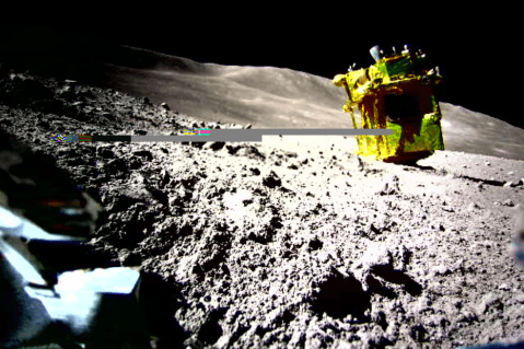 Japón logró el aterrizaje más preciso en la Luna, pero la nave alunizó al revés