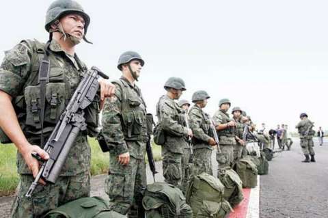 Militares ecuatorianos detienen a subversivos colombianos