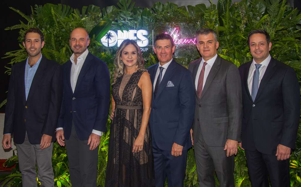 Invitados especiales y directivos PFS. De izquierda a derecha: Marco Ziff, Aria Development Group Investments; David Arditi, director y cofundador Aria Development Group; Patricia Gómez, Gustavo Gálvez, Sergio Mannarino, vicepresidente de ventas y operaciones One World Properties; y Luis Fernando Chacón, director de ventas The Crosby.