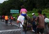 México dispersa la cuarta caravana de migrantes hacia EE. UU. en una semana